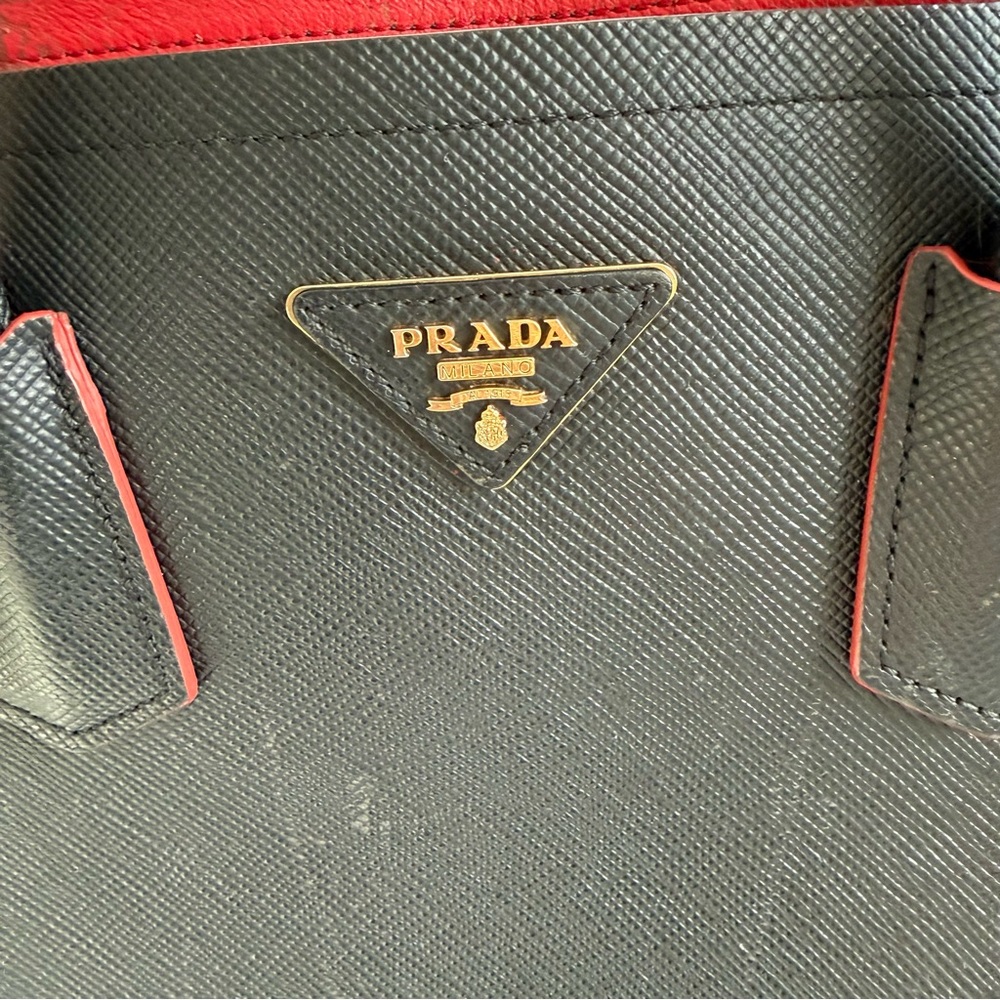 Prada Saffiano Double Large Tote in Black and Red. - Picture 3 of 16